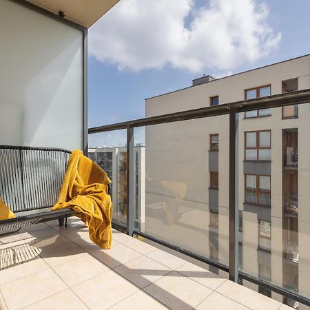 Przytulny Apartament Na Wroclawskiej Z Parkingiem W Krakowie By Noclegi Renters Extérieur photo